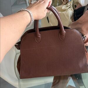 Elegant Brown Leather Crossbody Bag